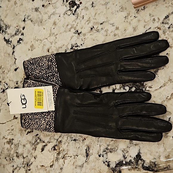 NWT UGG leather gloves with calf hair cuff - Picture 4 of 8